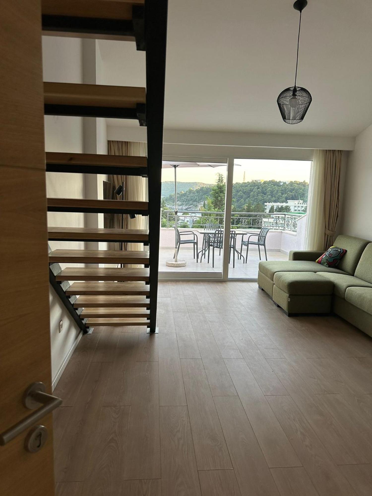 Anastasija Apartment *